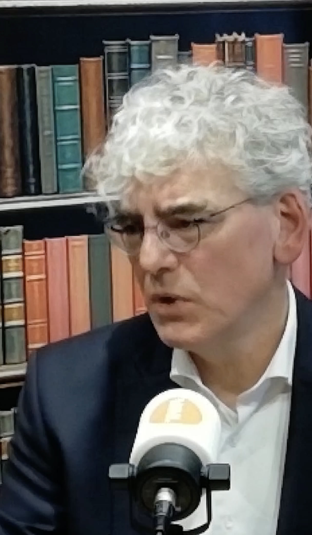 Wat kost een asielmigrant voor de Nederlandse staat?